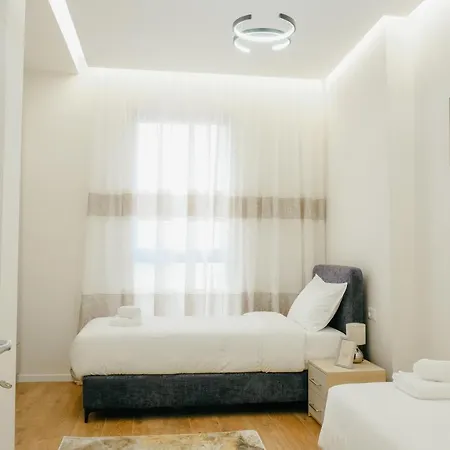 Lindi's 4/4 Apartment *